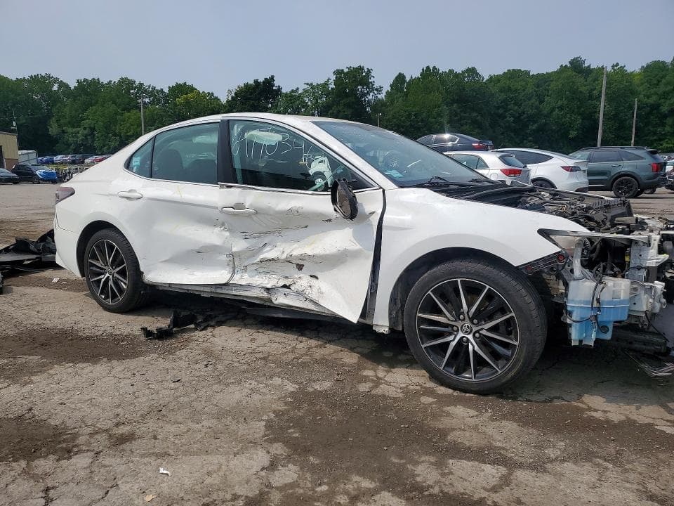 2023 TOYOTA CAMRY SE 4