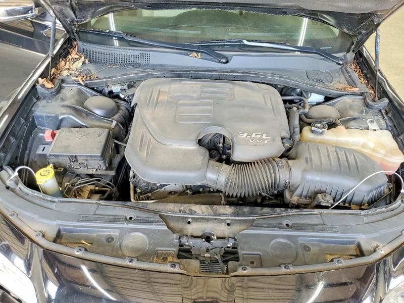 2019 CHRYSLER 300 LIMITED 11