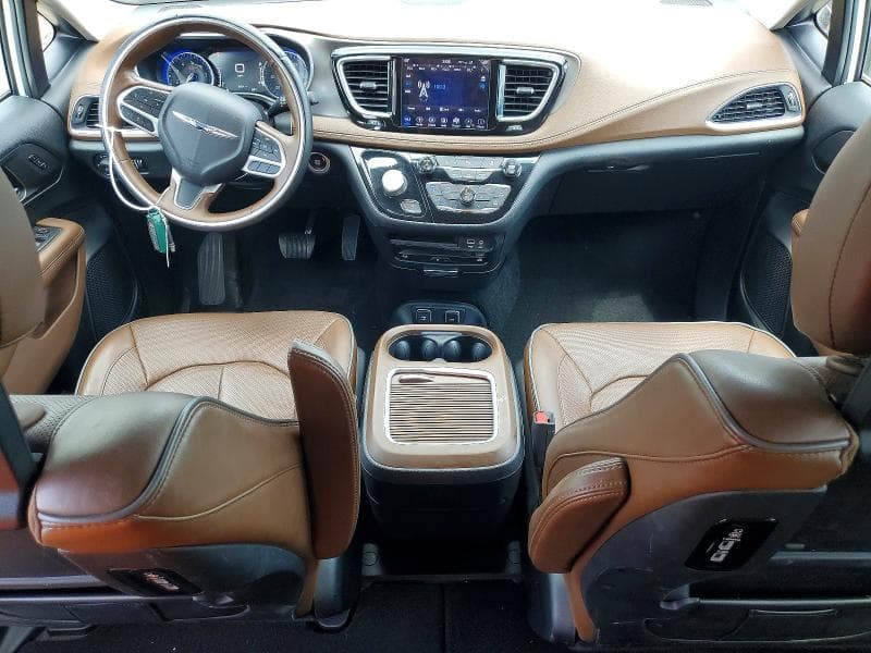 2019 CHRYSLER PACIFICA LIMITED 8