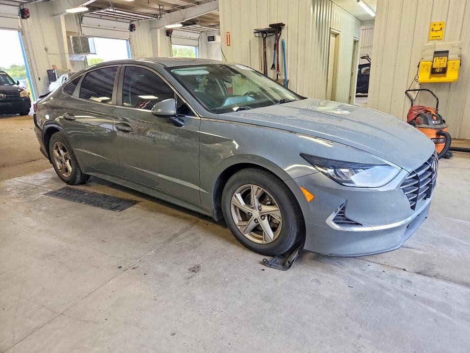 2020 HYUNDAI SONATA SE 4