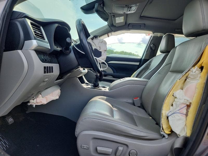 2018 TOYOTA HIGHLANDER XLE 7