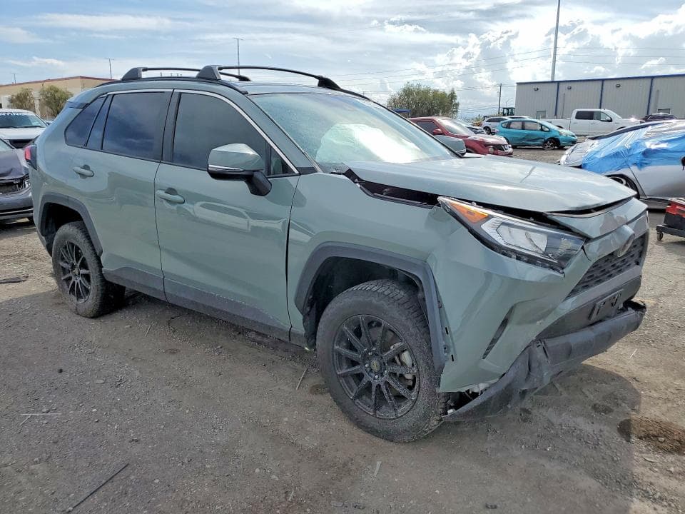 2021 TOYOTA RAV4 XLE 4