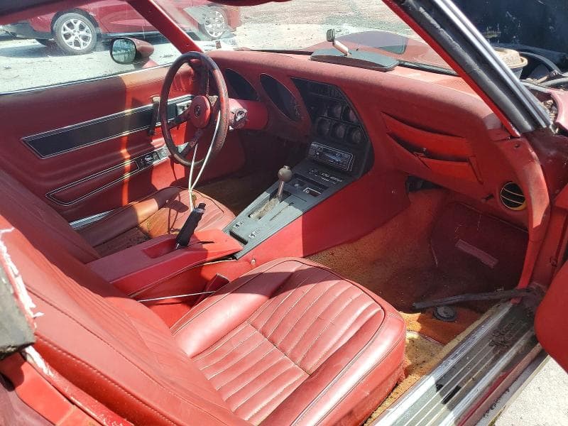 1977 CHEVROLET CORVETTE 8
