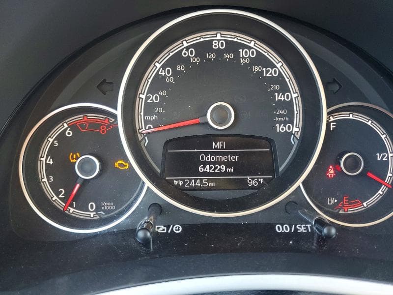 2018 VOLKSWAGEN BEETLE SE 9