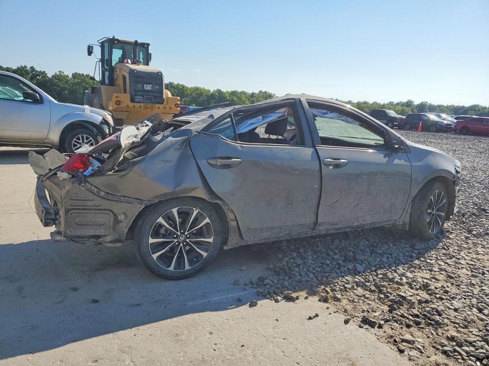 2017 TOYOTA COROLLA SE 3