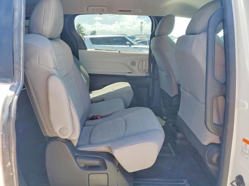 2026 TOYOTA SIENNA LE 11