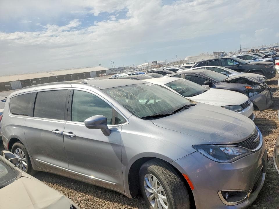 2017 CHRYSLER PACIFICA TOURING L 4