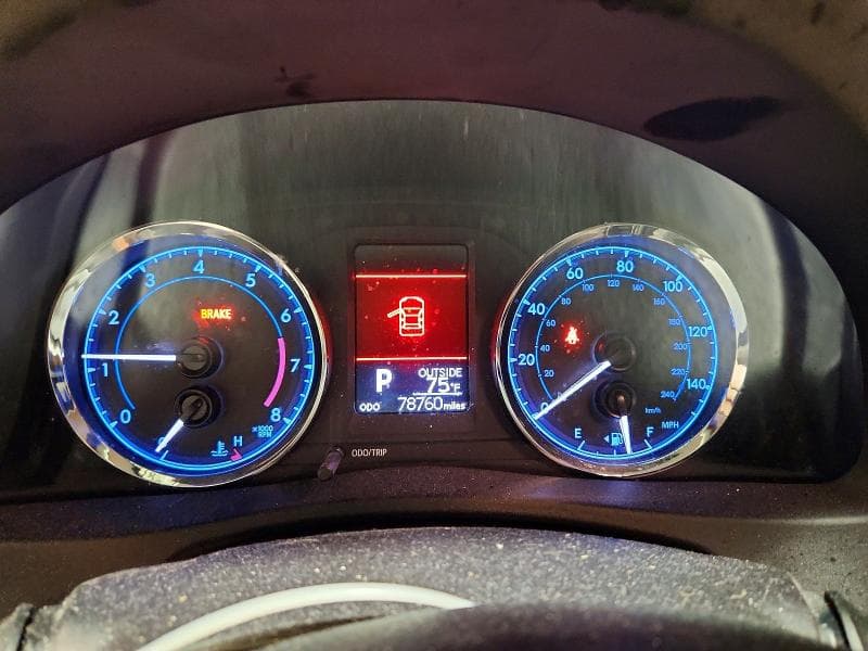 2018 TOYOTA COROLLA LE 9