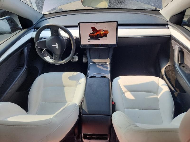 2023 TESLA MODEL Y 8