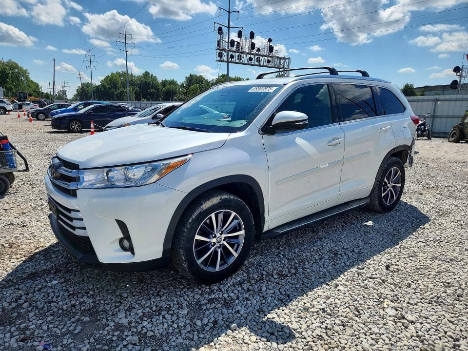 2017 TOYOTA HIGHLANDER XLE - 1