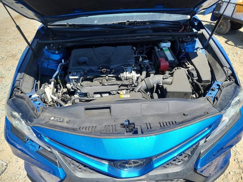 2020 TOYOTA CAMRY SE 11