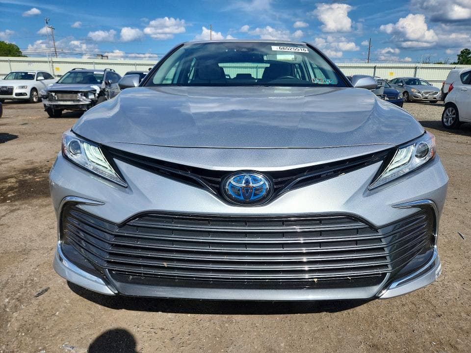2023 TOYOTA CAMRY XLE 5