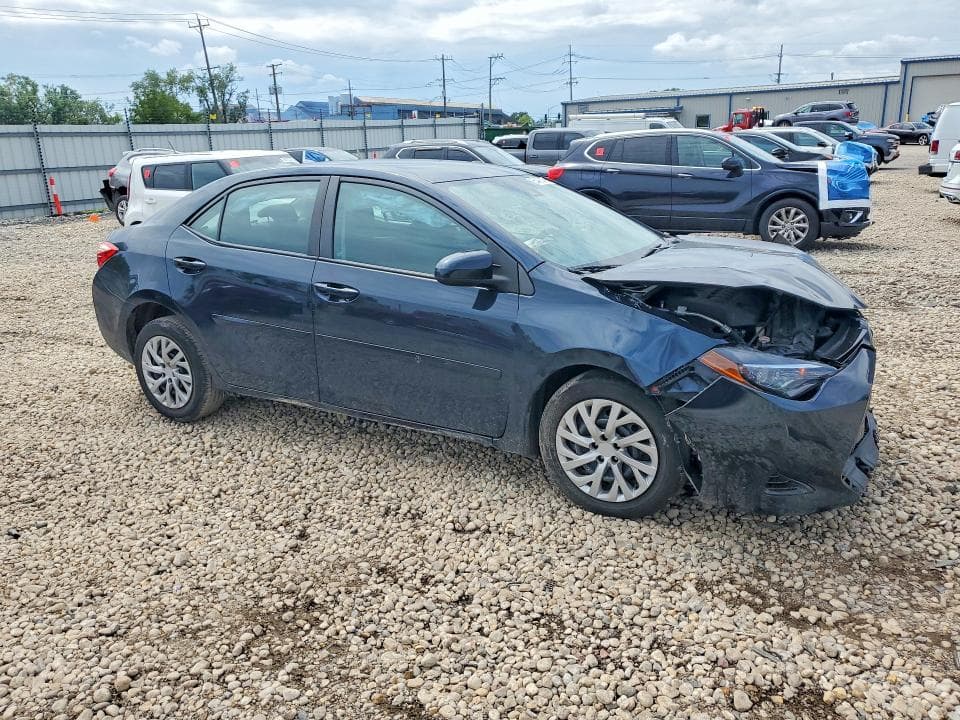 2017 TOYOTA COROLLA LE 4