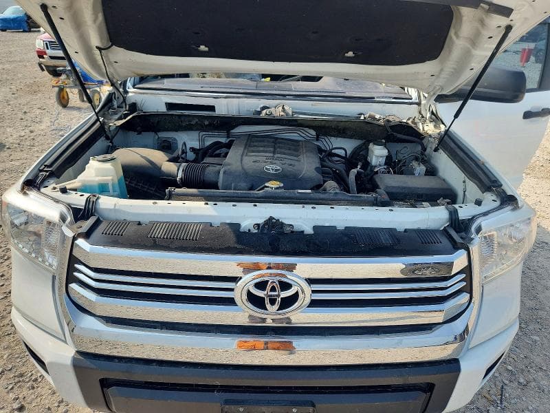 2017 TOYOTA TUNDRA SR5 11