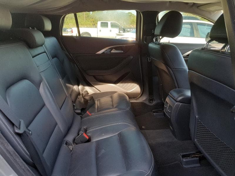 2017 INFINITI QX30 LUXURY 11