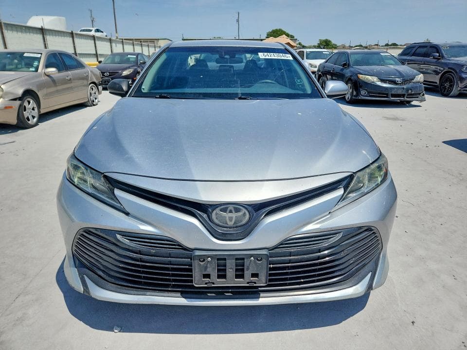 2018 TOYOTA CAMRY LE 5
