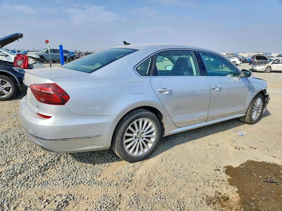 2017 VOLKSWAGEN PASSAT SE 3