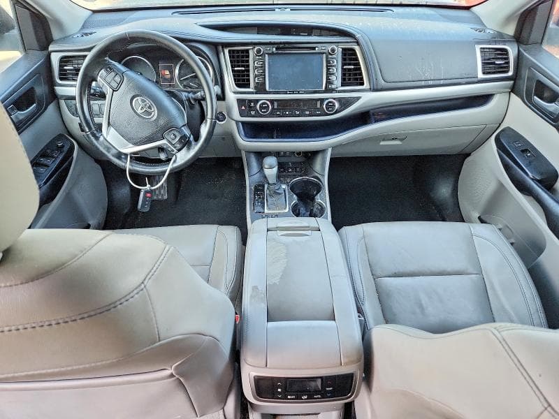 2017 TOYOTA HIGHLANDER XLE 8