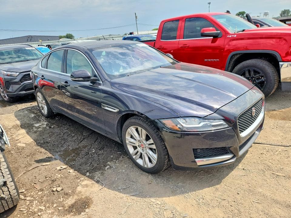 2017 JAGUAR XF PREMIUM 4