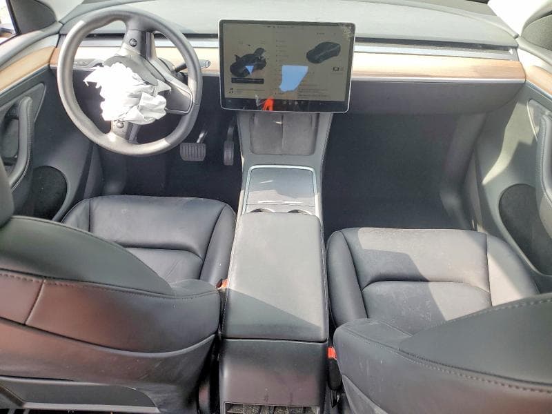 2023 TESLA MODEL Y 8