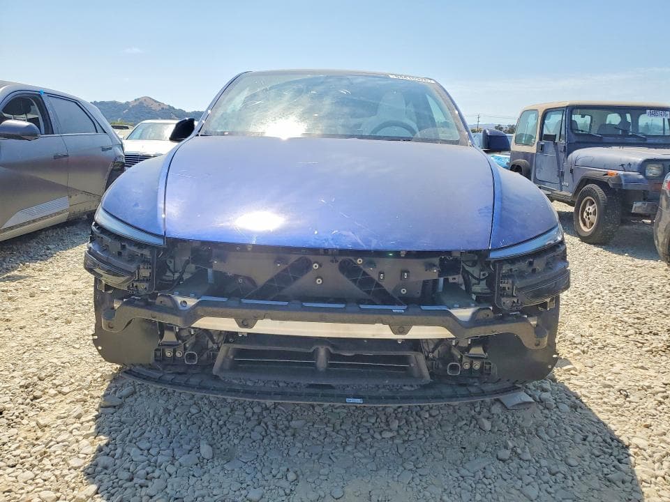 2026 TESLA MODEL Y 5