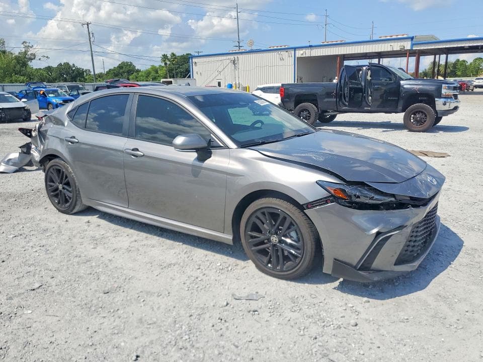 2025 TOYOTA CAMRY SE 4