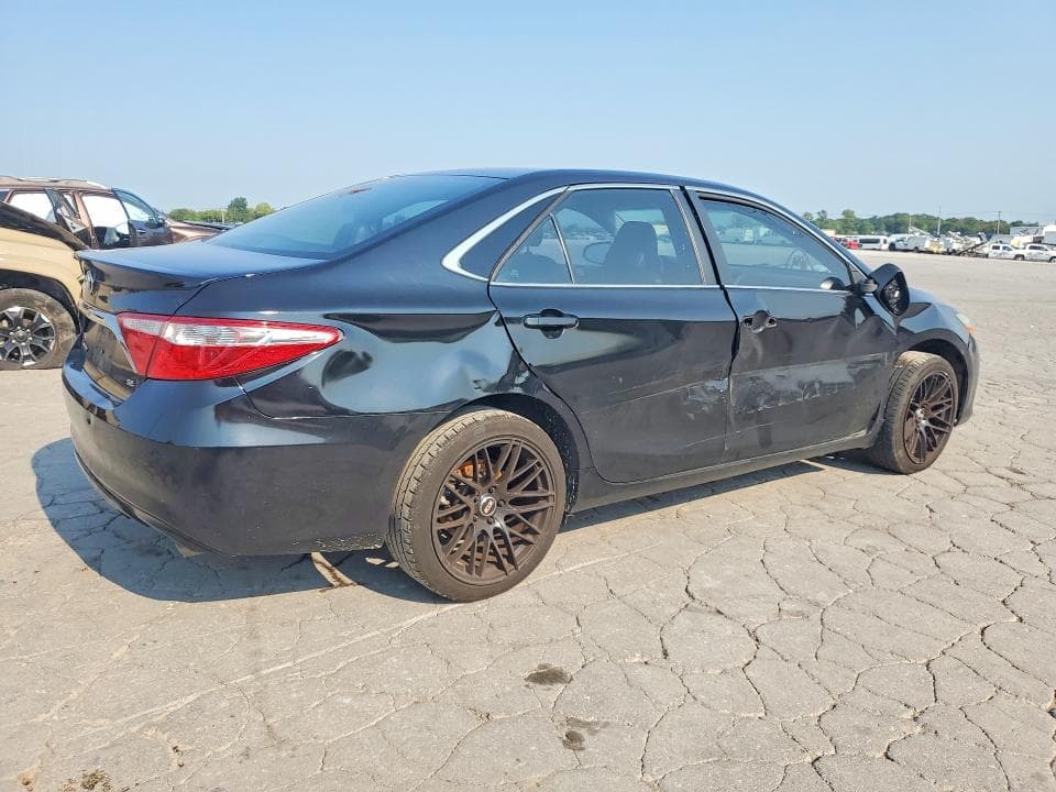 2017 TOYOTA CAMRY SE 3
