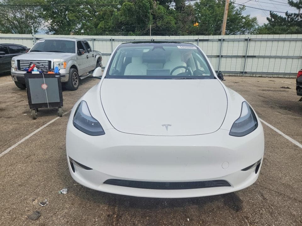 2024 TESLA MODEL Y 5