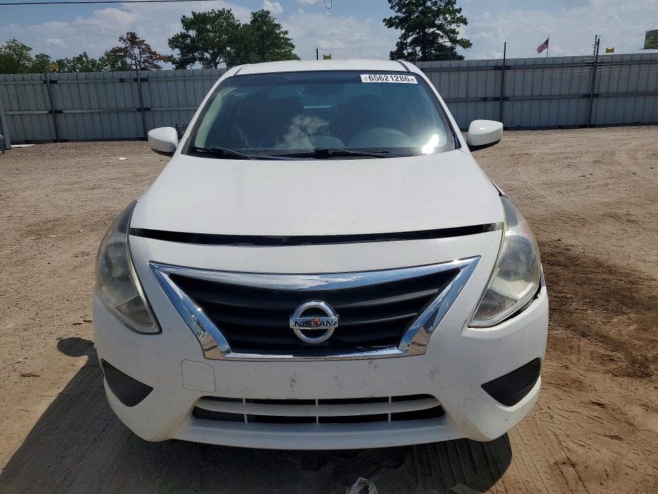2019 NISSAN VERSA SV 5