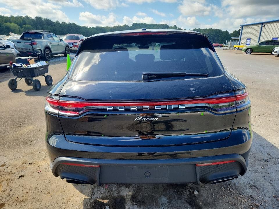 2023 PORSCHE MACAN BASE 6
