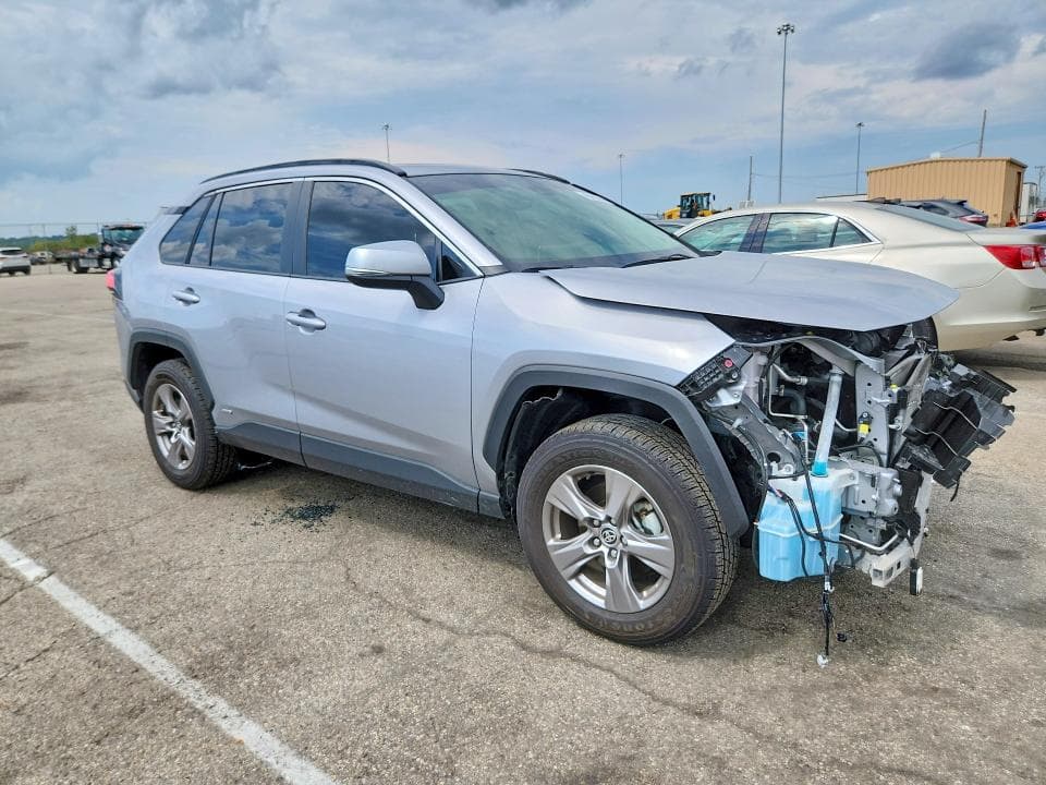 2024 TOYOTA RAV4 HYBRID XLE 4