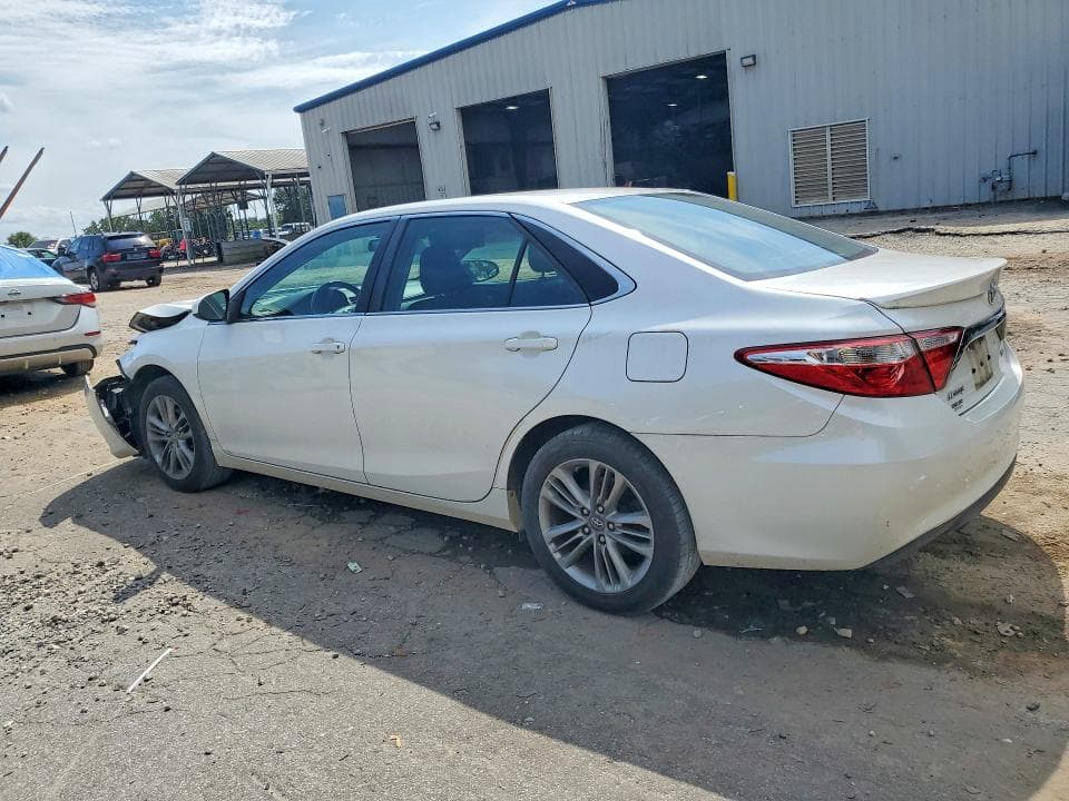 2017 TOYOTA CAMRY SE 2
