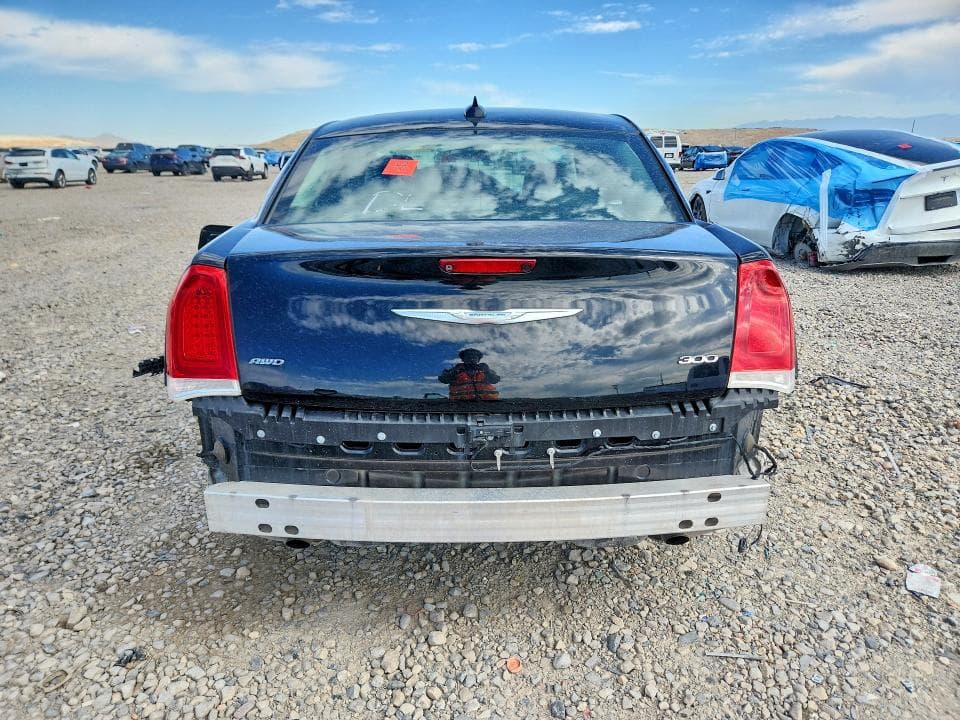 2018 CHRYSLER 300 LIMITED 6