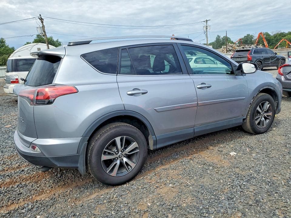 2017 TOYOTA RAV4 XLE 3
