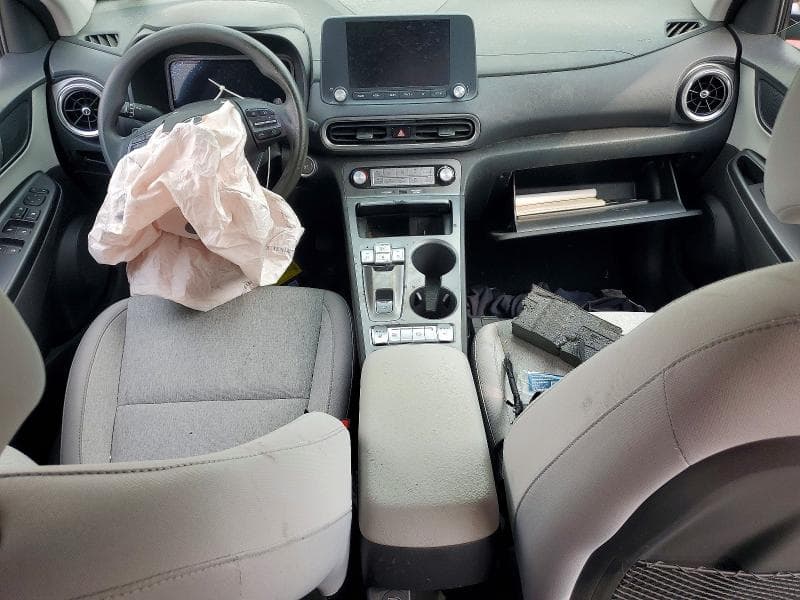 2023 HYUNDAI KONA SE 8
