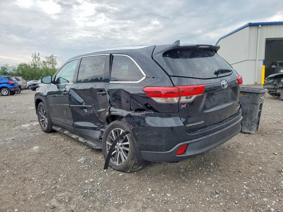 2019 TOYOTA HIGHLANDER XLE 2