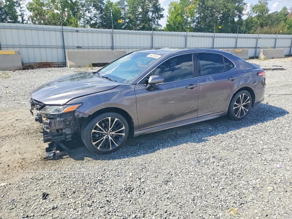 2018 TOYOTA CAMRY SE