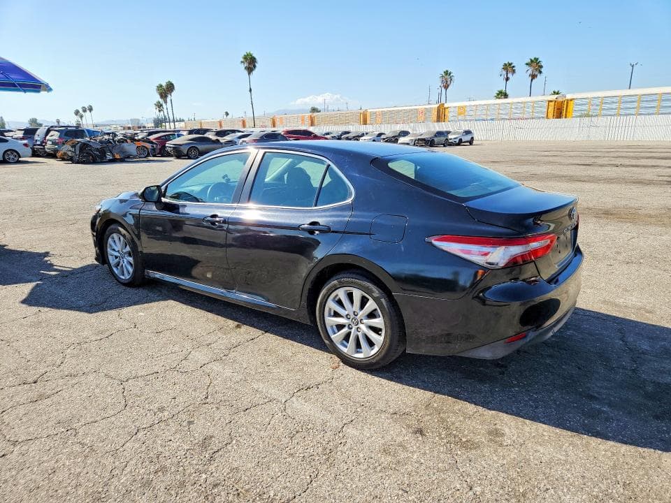 2018 TOYOTA CAMRY LE 2