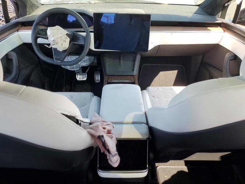 2023 TESLA MODEL X 8