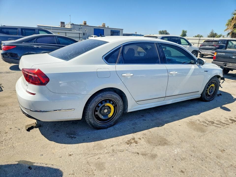 2017 VOLKSWAGEN PASSAT R-LINE 3