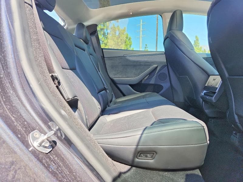 2026 TESLA MODEL Y 10