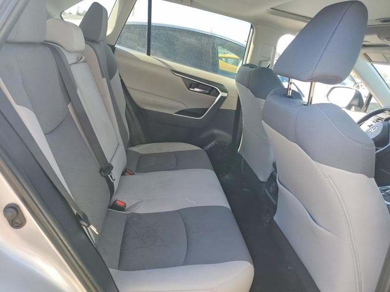 2021 TOYOTA RAV4 XLE 11