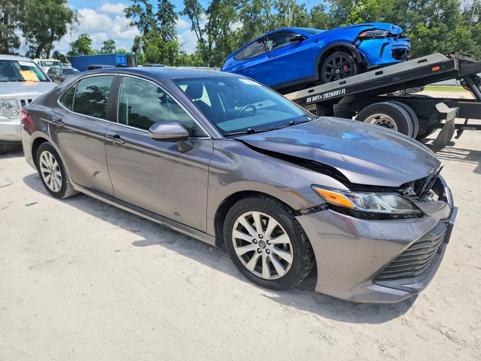 2019 TOYOTA CAMRY LE 4