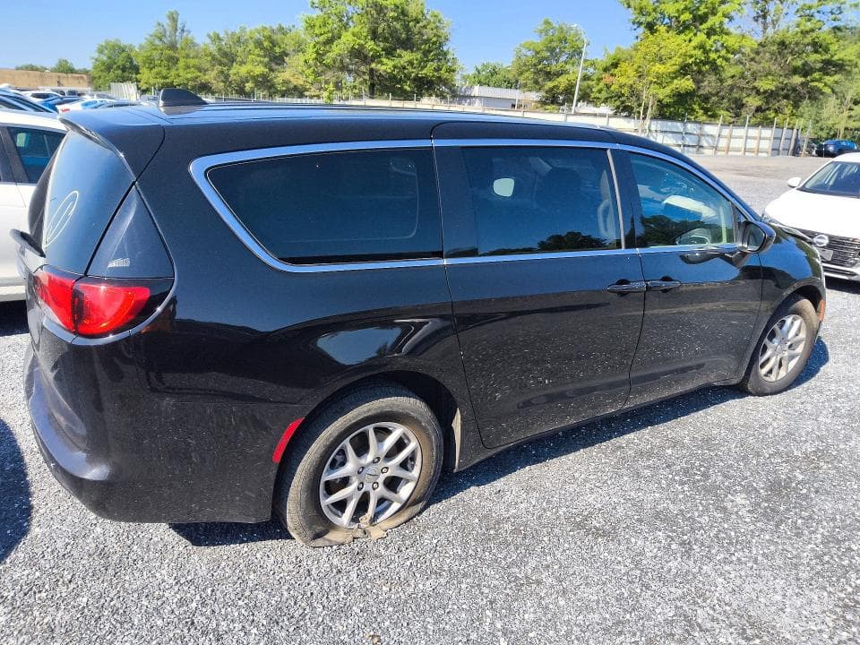 2024 CHRYSLER VOYAGER LX 3