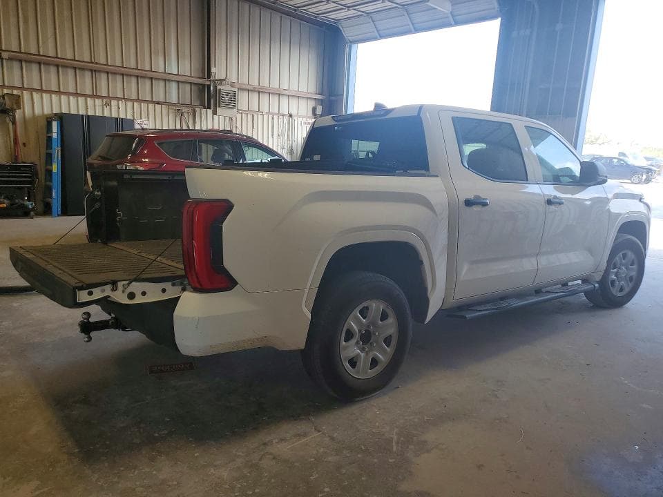 2026 TOYOTA TUNDRA SR 3