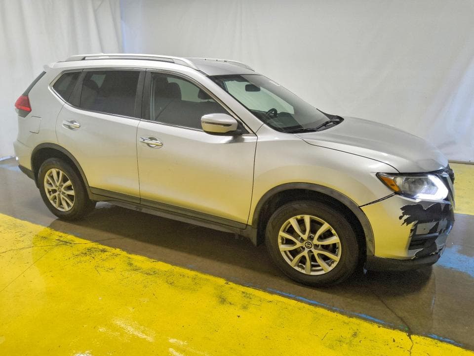 2017 NISSAN ROGUE SV 4