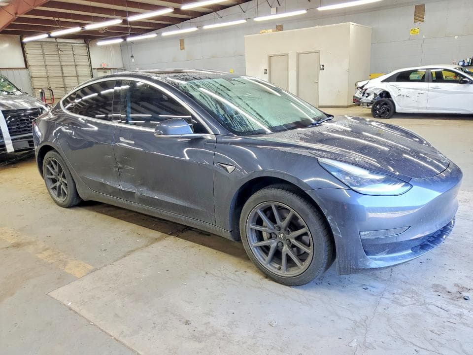 2018 TESLA MODEL 3 4