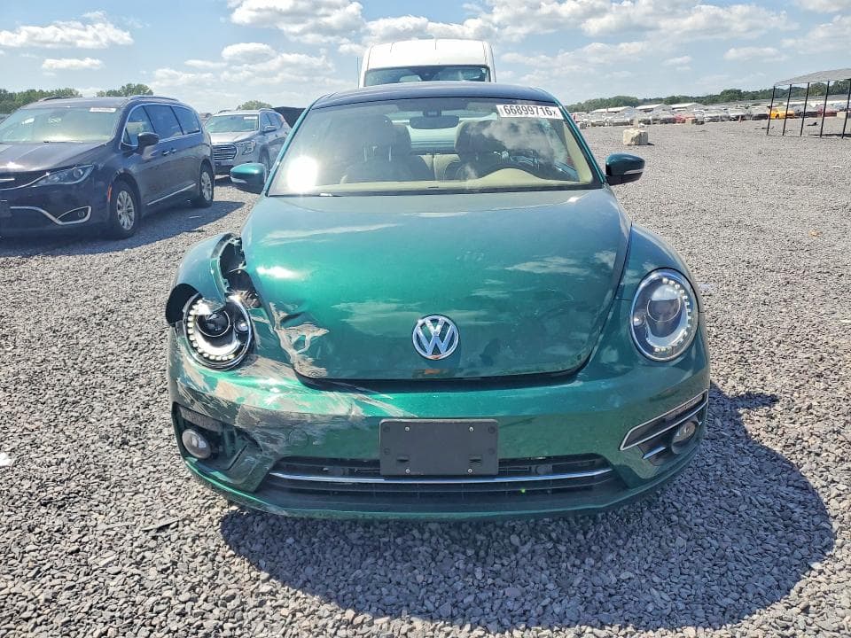 2018 VOLKSWAGEN BEETLE SE 5