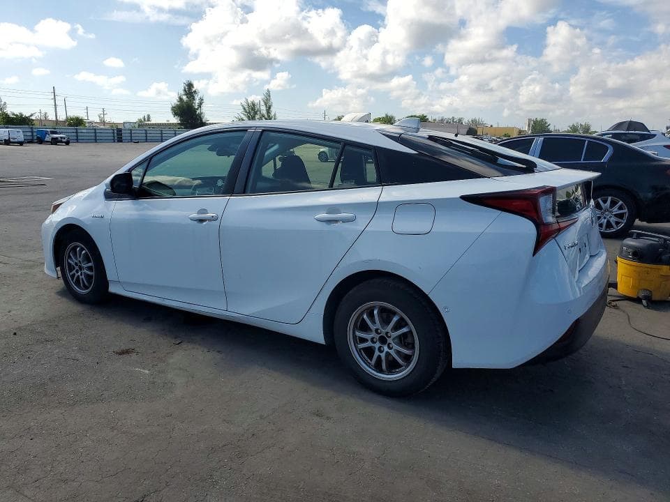 2021 TOYOTA PRIUS LE 2