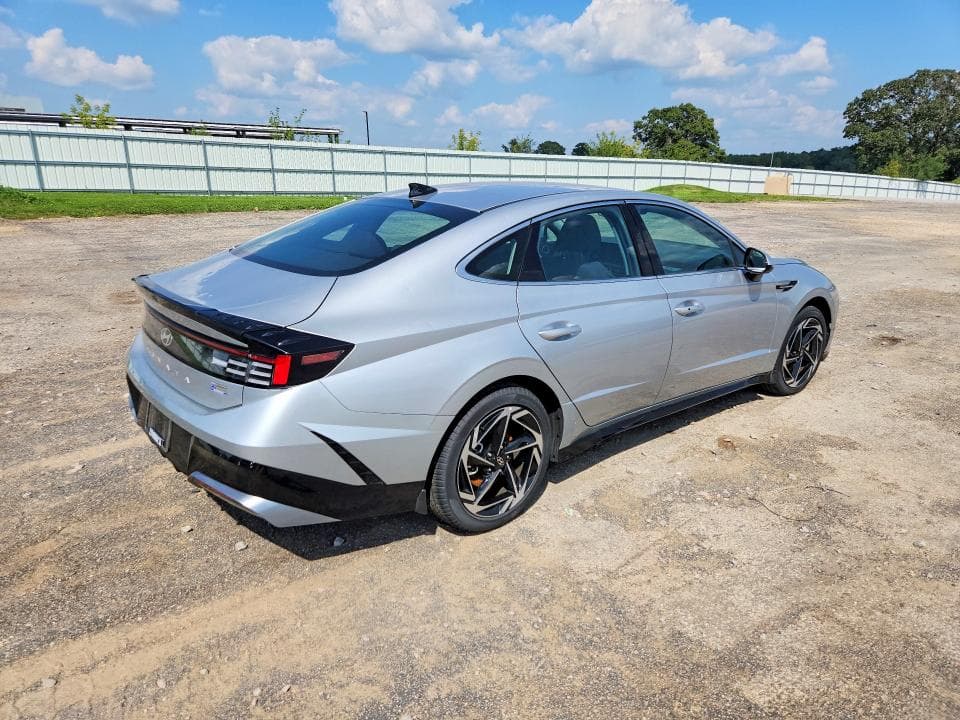 2026 HYUNDAI SONATA SEL SPORT 3